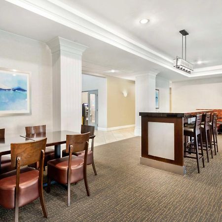 Best Western Plus Appleton Airport Mall Hotel Eksteriør billede