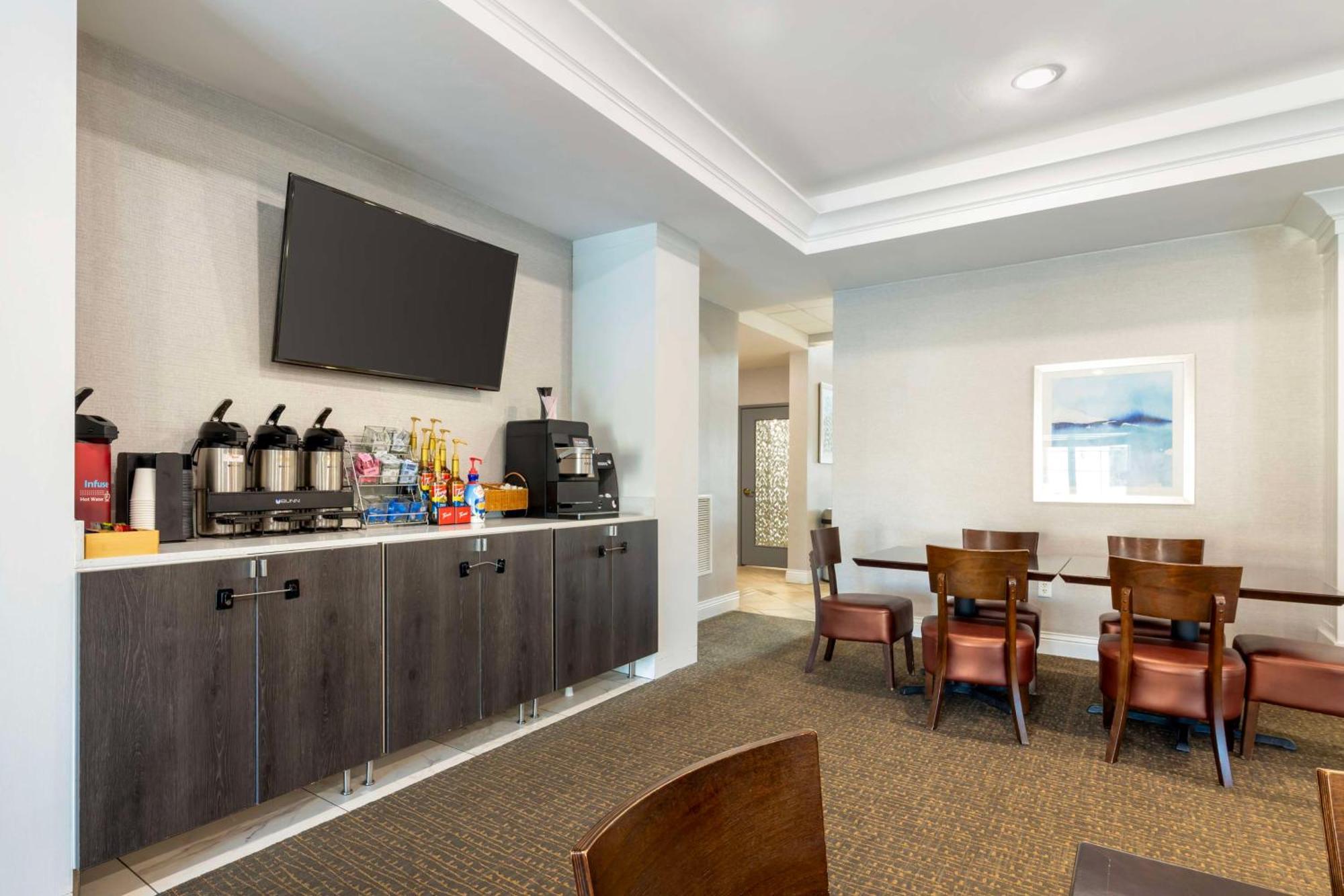 Best Western Plus Appleton Airport Mall Hotel Eksteriør billede